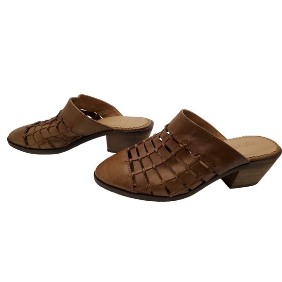 crevo womens "lavender" leatherslide on 2" heel sandals. - Picture 4 of 6